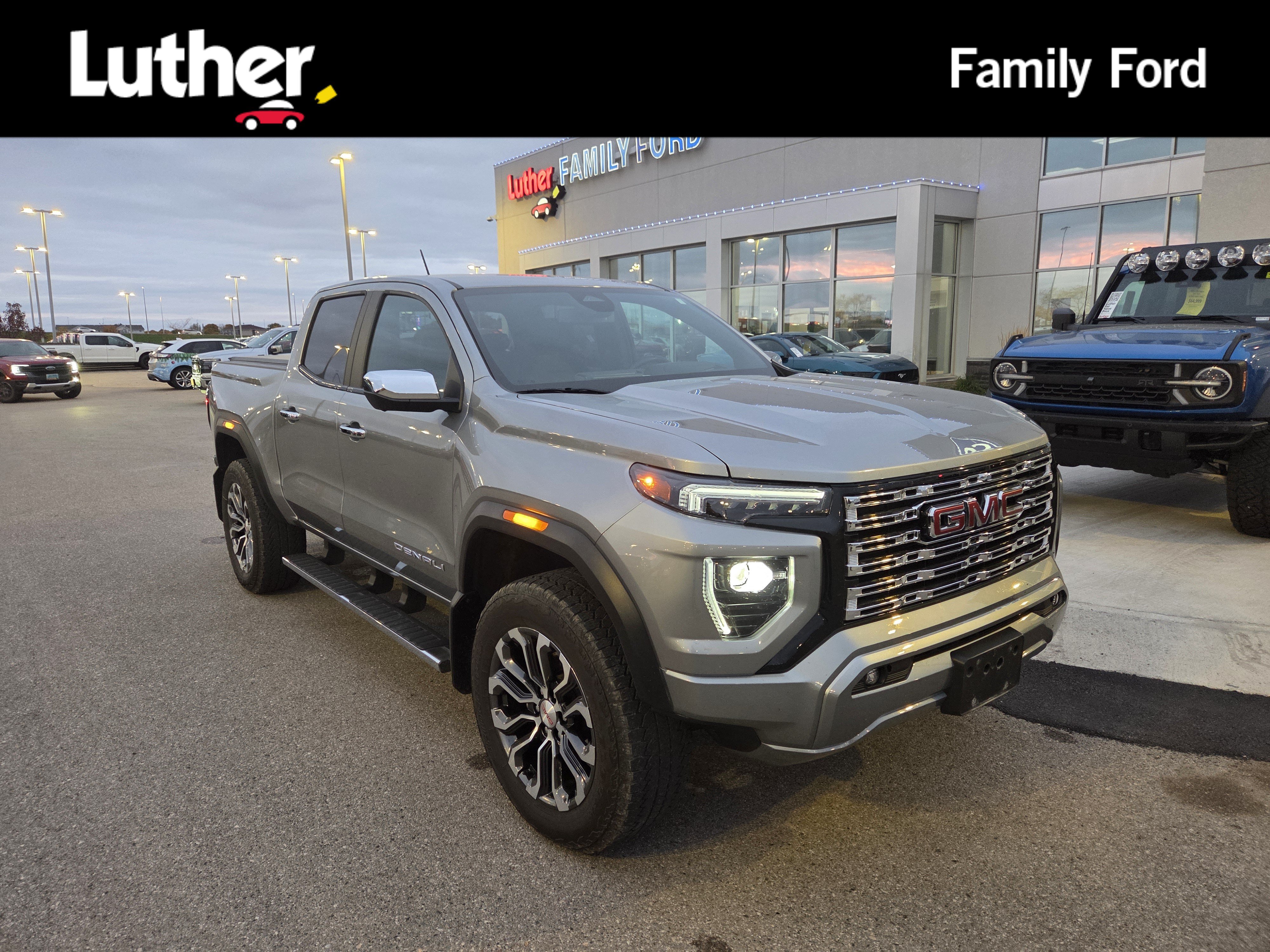 Used 2024 GMC Canyon Denali AWD/4WD image 1