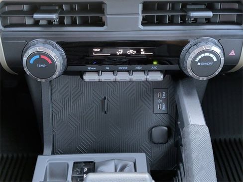 Certified 2025 Toyota Tacoma SR image 21