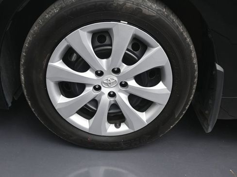 Used 2025 Toyota Corolla LE FWD image 9