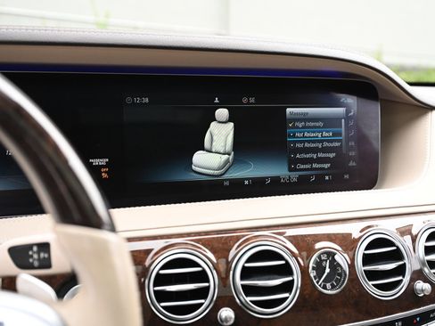Used 2019 Mercedes-Benz S 560 Sedan image 28