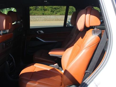 Used 2022 BMW ALPINA XB7 image 25