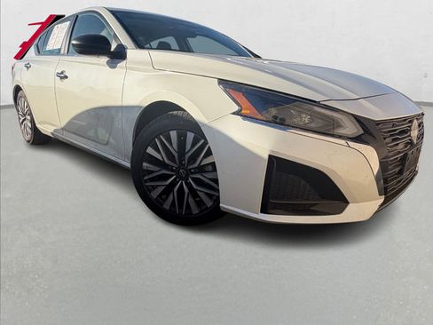 Certified 2024 Nissan Altima 2.5 SV image 5