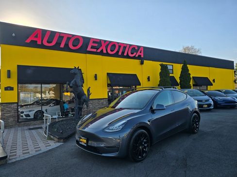 Used 2021 Tesla Model Y Long Range image 1