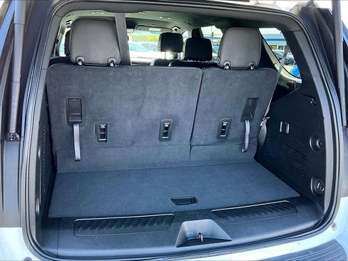Used 2023 Chevrolet Tahoe LT RWD image 6