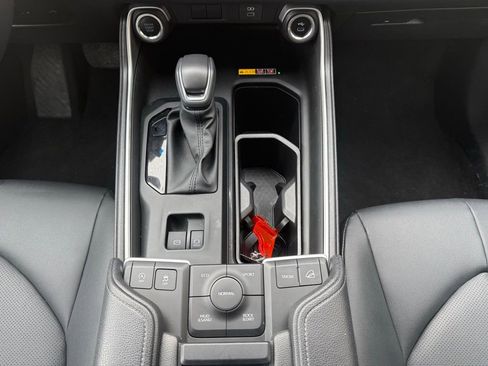 Used 2025 Toyota Grand Highlander AWD image 18