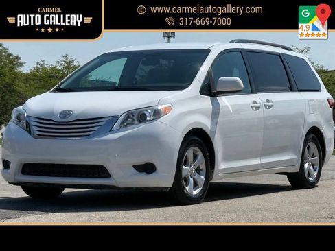 Used 2017 Toyota Sienna LE FWD image 1