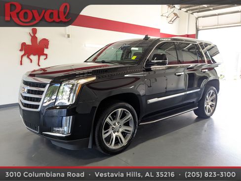 Used 2020 Cadillac Escalade Luxury RWD image 1