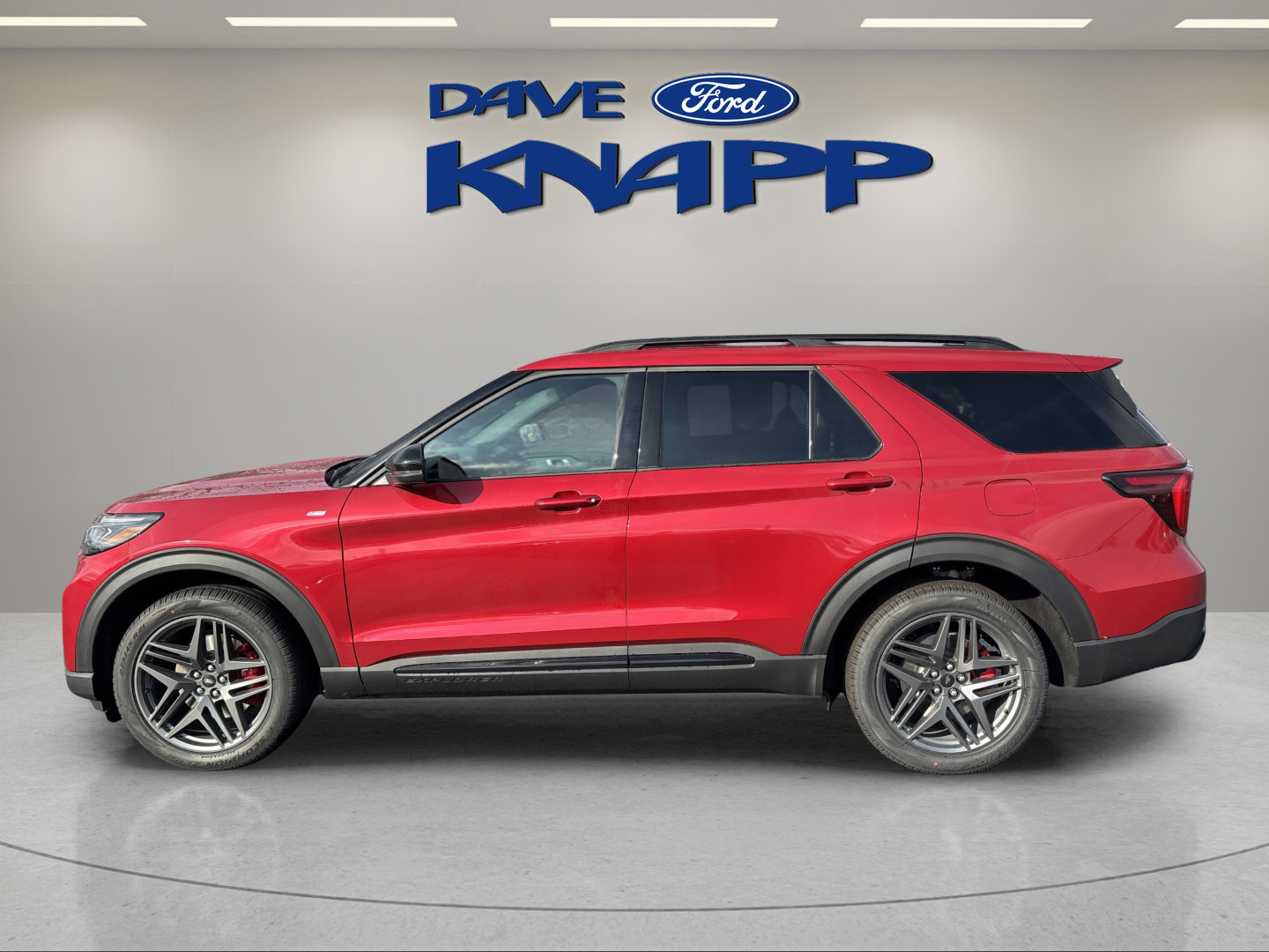 Used 2026 Ford Explorer ST-Line w/ ST-Line Street Pack AWD/4WD image 4