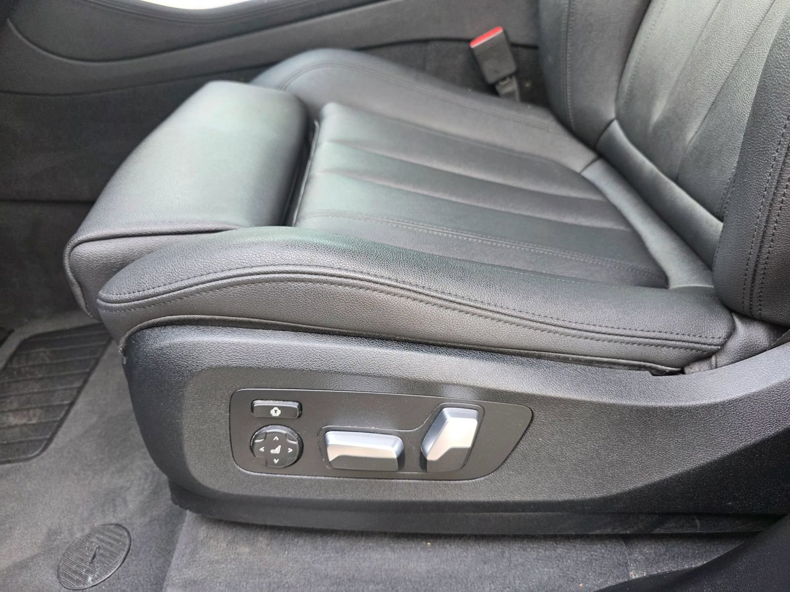 Used 2019 BMW X5 xDrive40i w/ Convenience Package AWD/4WD image 27