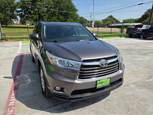 Used 2014 Toyota Highlander Limited Platinum AWD/4WD image 5