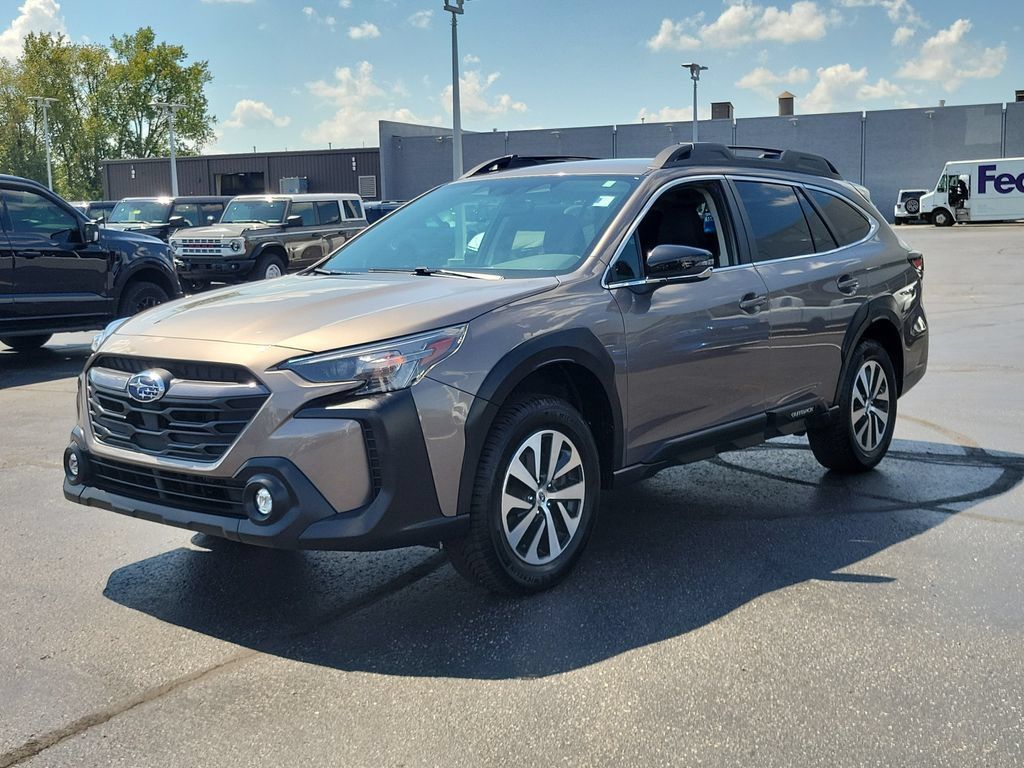 Used 2024 Subaru Outback Premium AWD/4WD image 8
