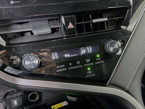 Used 2022 Toyota Camry XSE image 23