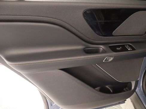 New 2026 Lincoln Aviator AWD w/ Jet Appearance Package image 18