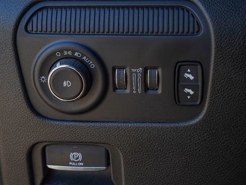 Used 2024 Jeep Wagoneer Series II w/ Flexible Seating Group image 20