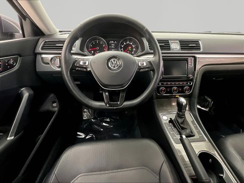 Used 2017 Volkswagen Passat 1.8T SE w/ SE Lighting Package FWD image 8