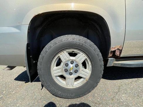 Used 2007 Chevrolet Suburban LS AWD/4WD image 16