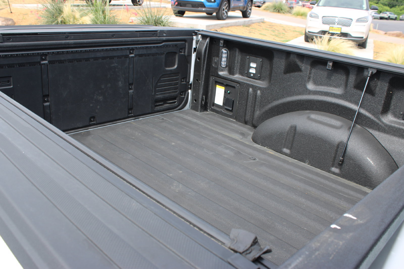Used 2025 Ford F150 Raptor AWD/4WD image 32