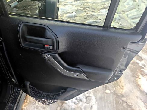 Used 2016 Jeep Wrangler Unlimited Sport image 18