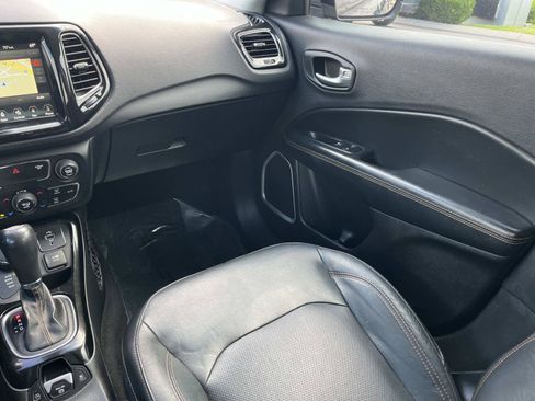 Used 2018 Jeep Compass Limited w/ Navigation Group AWD/4WD image 15