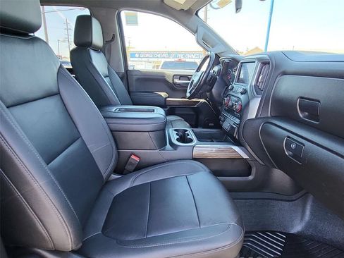 Used 2021 Chevrolet Silverado 1500 LT Trail Boss w/ Convenience Package II AWD/4WD image 19
