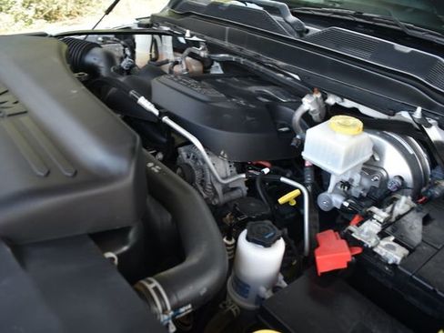 Used 2022 RAM 2500 Tradesman w/ Chrome Appearance Group AWD/4WD image 21