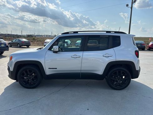 Used 2018 Jeep Renegade Altitude image 7