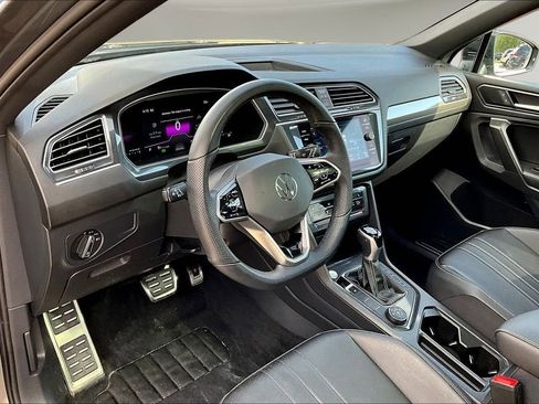Used 2024 Volkswagen Tiguan SE R-Line w/ MDO Package, Two-Row AWD/4WD image 18