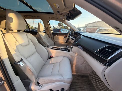 Used 2016 Volvo XC90 T6 Momentum w/ Momentum Plus Package AWD/4WD image 21