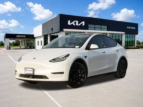 Used 2020 Tesla Model Y Long Range AWD/4WD image 1