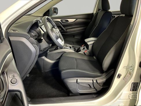 Used 2022 Nissan Rogue Sport S FWD image 19