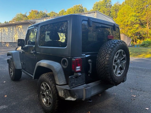 Used 2015 Jeep Wrangler Rubicon w/ Power Convenience Group AWD/4WD image 10