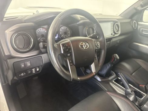 Used 2021 Toyota Tacoma TRD Pro AWD/4WD image 11