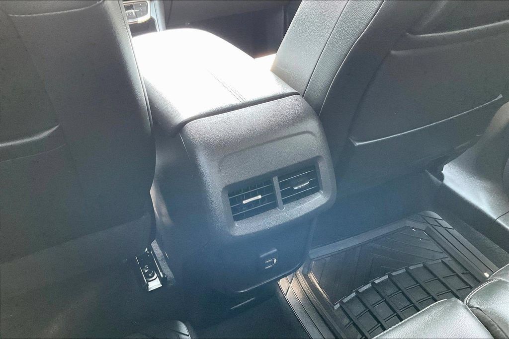 Used 2023 GMC Terrain SLT w/ Elevation Edition FWD image 13