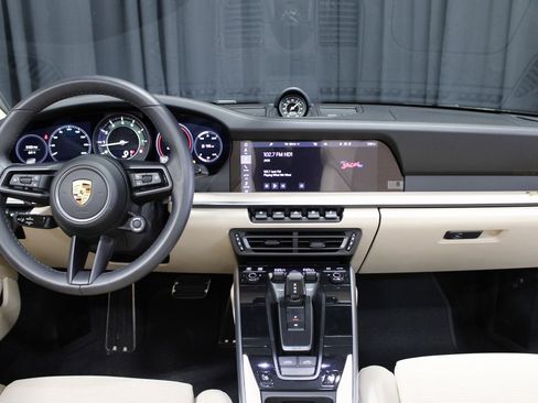 Certified 2021 Porsche 911 Targa 4S image 18