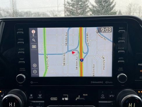 Used 2020 Toyota Highlander XLE image 24