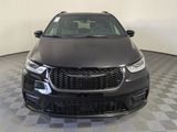 New 2025 Chrysler Pacifica Limited image 2