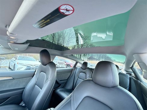 Used 2022 Tesla Model 3 Long Range image 8