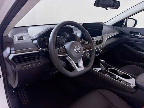 Certified 2025 Nissan Altima 2.5 SL FWD image 7
