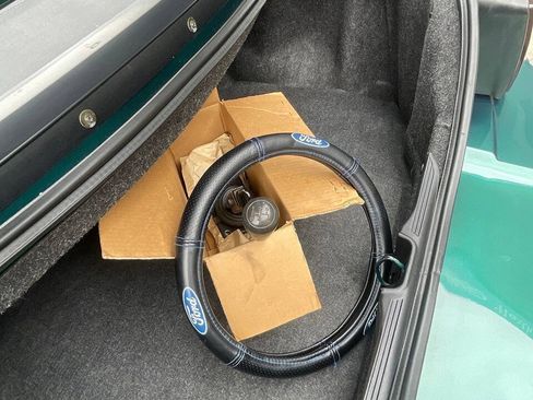 Used 2001 Ford Mustang Convertible RWD image 11