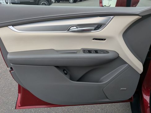 Certified 2020 Cadillac XT5 Premium Luxury AWD/4WD image 22