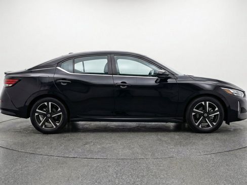 Used 2025 Nissan Sentra SV FWD image 11