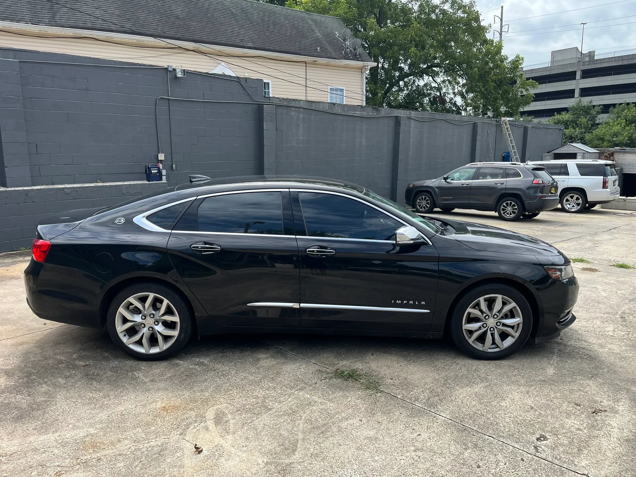 Used 2019 Chevrolet Impala Premier FWD image 4