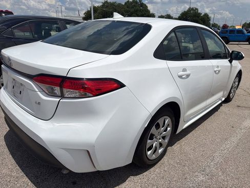 Used 2024 Toyota Corolla LE FWD image 5