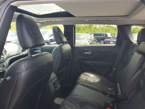 Used 2022 Jeep Cherokee Trailhawk w/ Trailhawk Elite Value Package AWD/4WD image 8