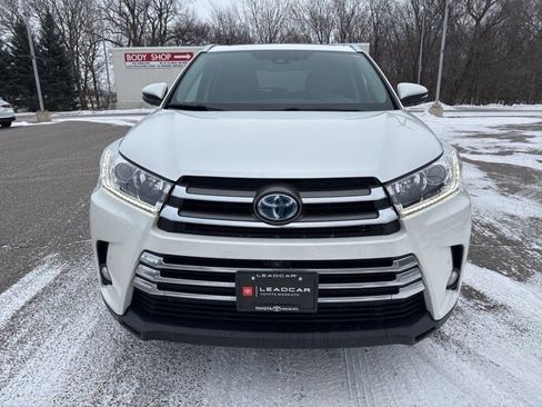 Used 2018 Toyota Highlander Limited Platinum image 4