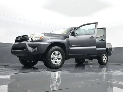 Used 2015 Toyota Tacoma 4x4 Double Cab w/ TRD Off-Road Package image 30