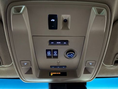 Used 2016 Cadillac Escalade Platinum image 45