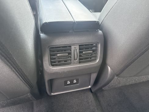 Used 2024 Nissan Rogue SV FWD image 16