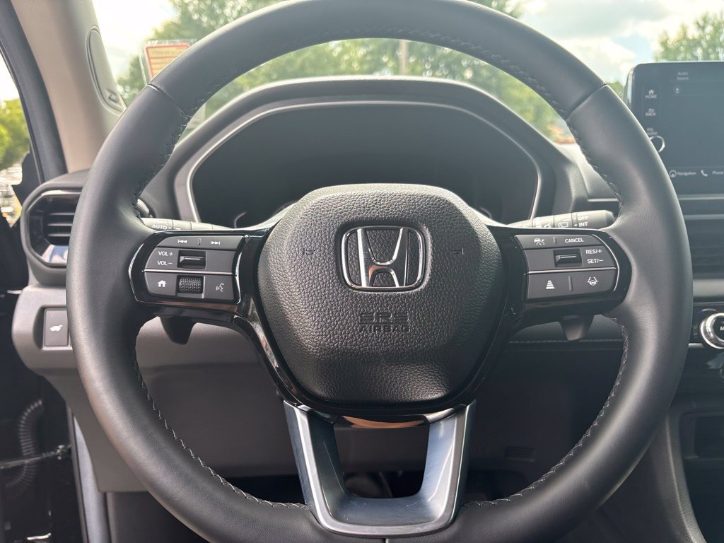 Used 2025 Honda Pilot Touring image 19