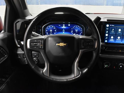 Used 2022 Chevrolet Silverado 1500 LT AWD/4WD image 9